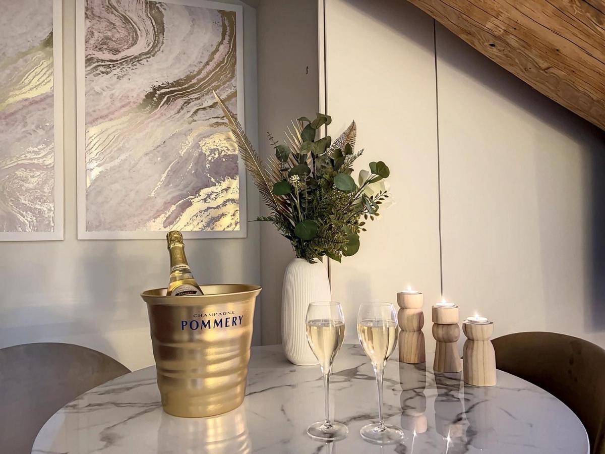Cocon Blanc Calin Avec Jacuzzi Privatif - Loveroom Insolite Saint-Etienne  Zewnętrze zdjęcie