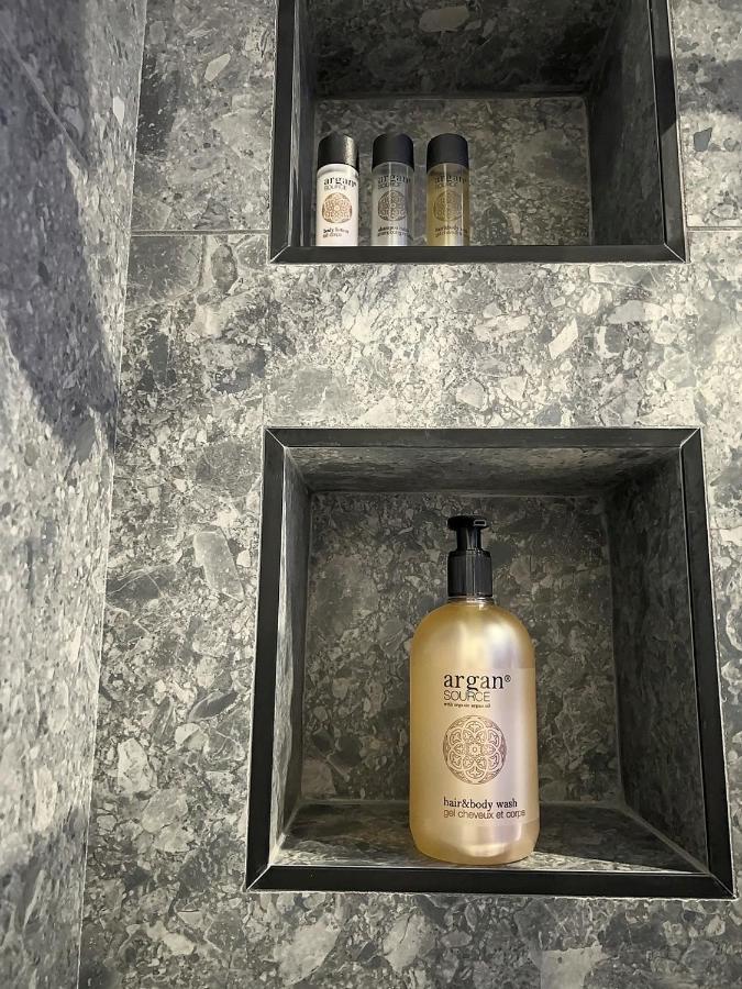 Cocon Blanc Calin Avec Jacuzzi Privatif - Loveroom Insolite Saint-Etienne  Zewnętrze zdjęcie